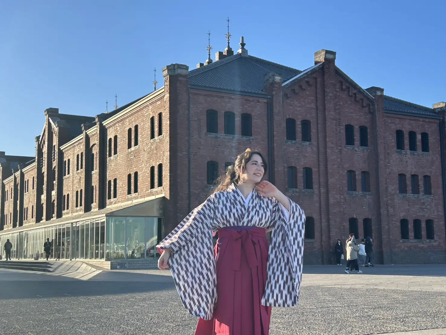 A woman in hakama at the Yokohama Red Brick Warehouse