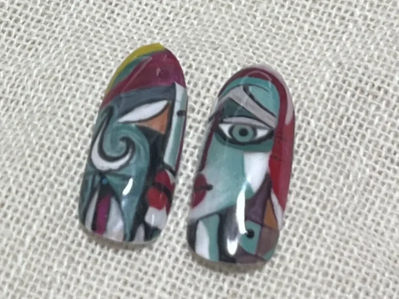 情熱を描く、キュビズムオマージュネイル